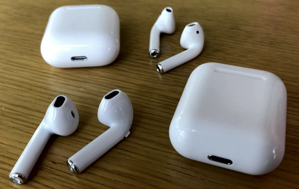 US customs take another big cache from fake Apple airpod