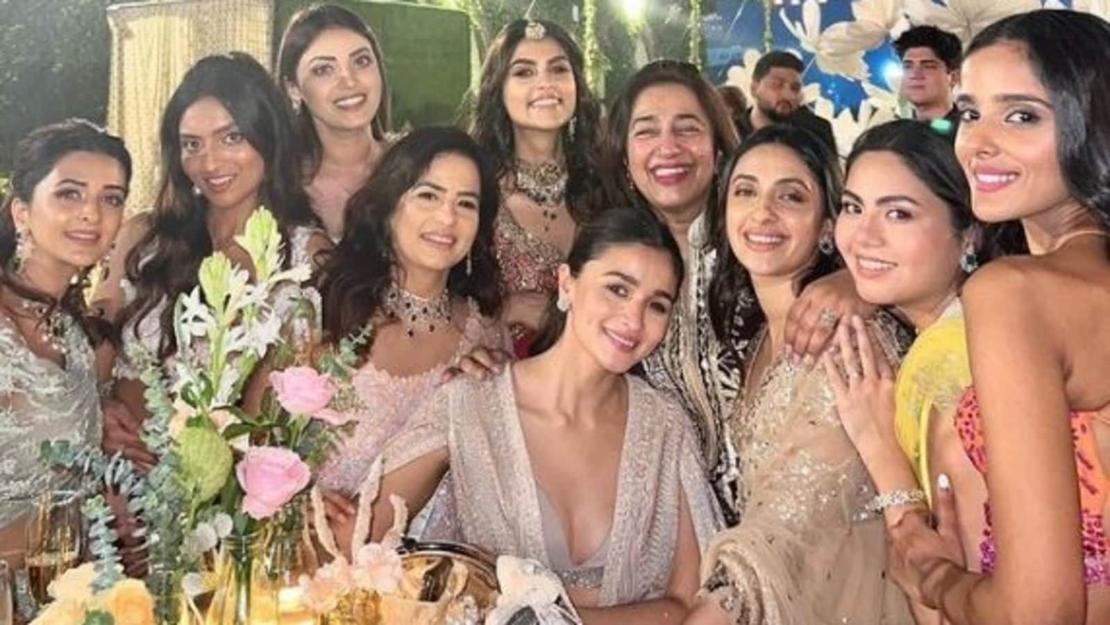 Alia Bhatt dances to Justin Biebers songs at her childhood friends wedding ceremony